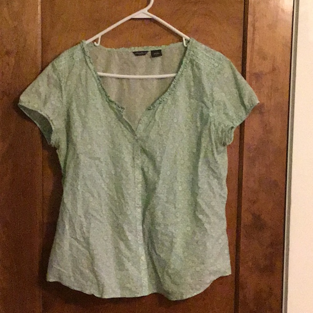 Eddie Bauer green floral top